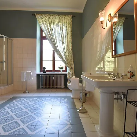 Apartman Grand In With Garden Satow
